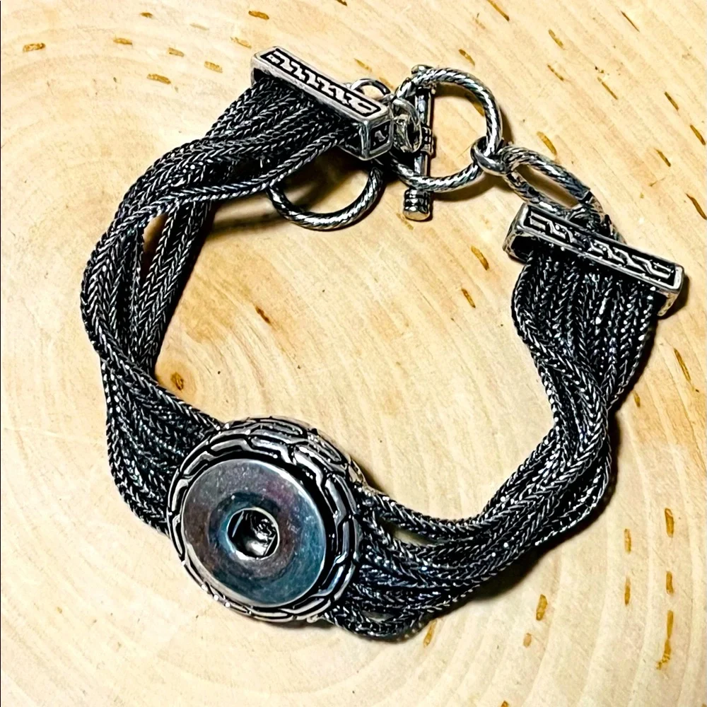 Multi chain snap bracelet with toggle clasp